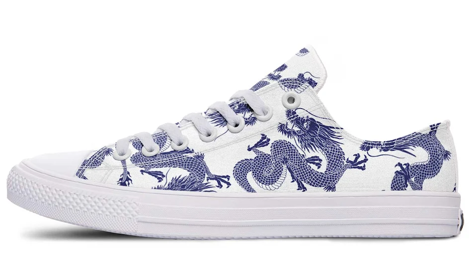 Scarpe di tela basse con stampa alla moda per coppie. Calzature comode ed eleganti per un look coordinato e alla moda.