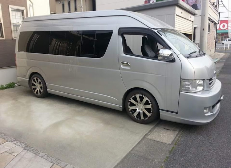 ハイエース スーパーロングのトランポ・ファミリーカー・コロナウイルスに負けるな・オン会・大和箱車同志会に関するカスタム事例の投稿画像2枚目