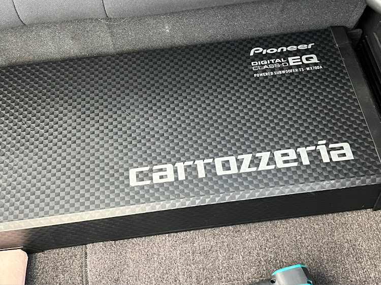 CR-Zの軍手大事・カロッツェリアサブウーファー・TS-WX70DAに関するカスタム事例の投稿画像1枚目