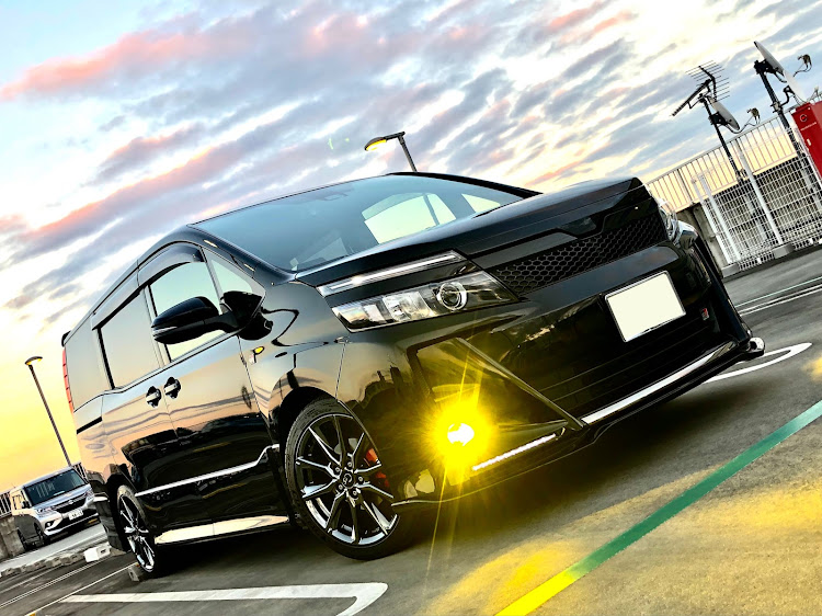 ヴォクシーのGR・洗車・11月もよろしくお願いします・寒くなってきたので体調気をつけてに関するカスタム事例の投稿画像1枚目