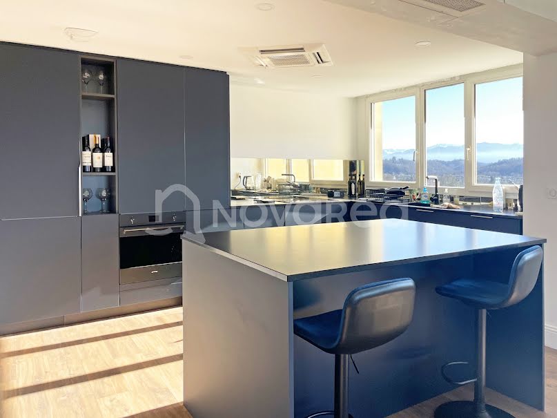 Location meublée appartement 4 pièces 140 m² à Billere (64140), 1 700 €