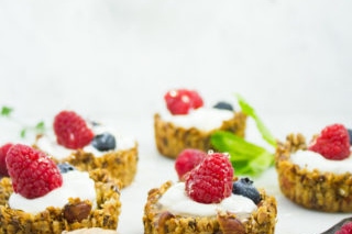 Healthy Breakfast Granola Yogurt Cups