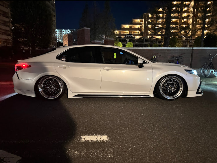 カムリのカムリws・work vs xv・ホイール交換しました・秋の全国交通安全運動・低そうで低くない本当に低くない車に関するカスタム事例の投稿画像3枚目