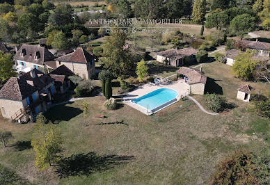 Propriété avec piscine et jardin 2