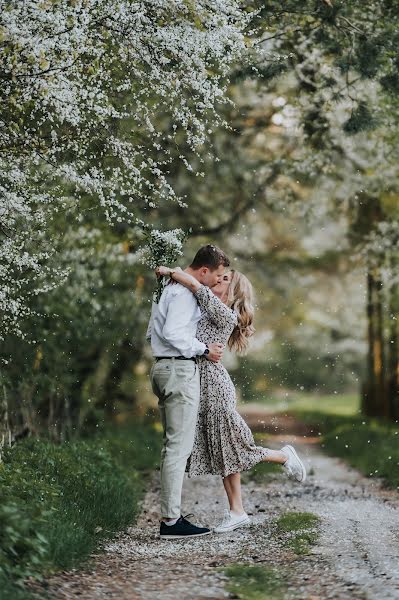 Fotografo di matrimoni Adrian Bubicz (bubiczlbn). Foto del 16 maggio 2022