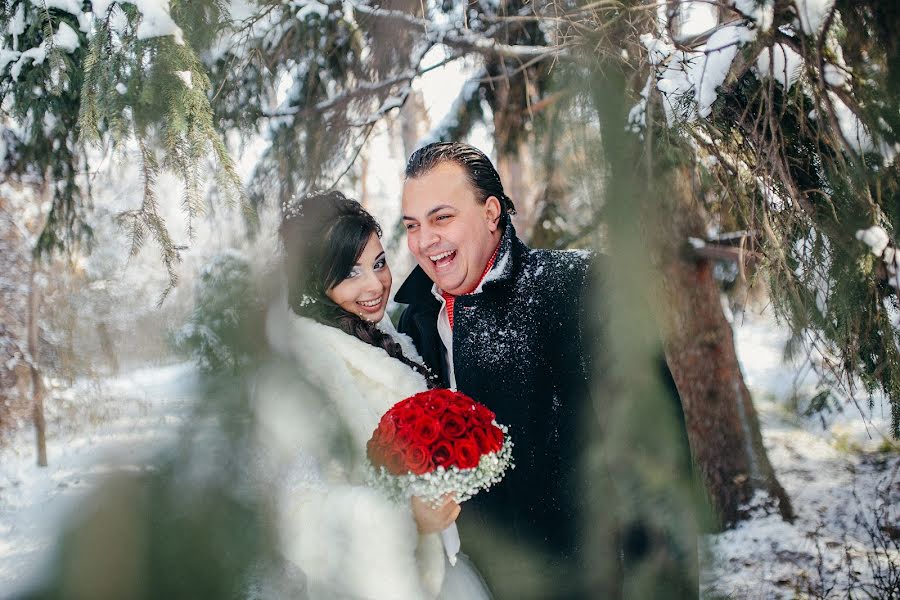 Fotógrafo de casamento Timur Epov (epovtim). Foto de 30 de março 2015