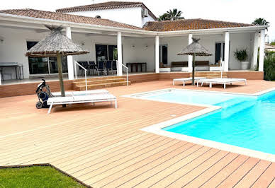 Villa with pool and terrace 2