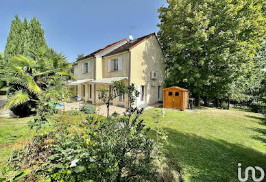 Maison avec piscine et terrasse 19