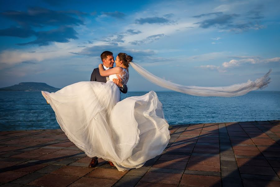 Fotografo di matrimoni Zoltán Füzesi (moksaphoto). Foto del 6 giugno 2019