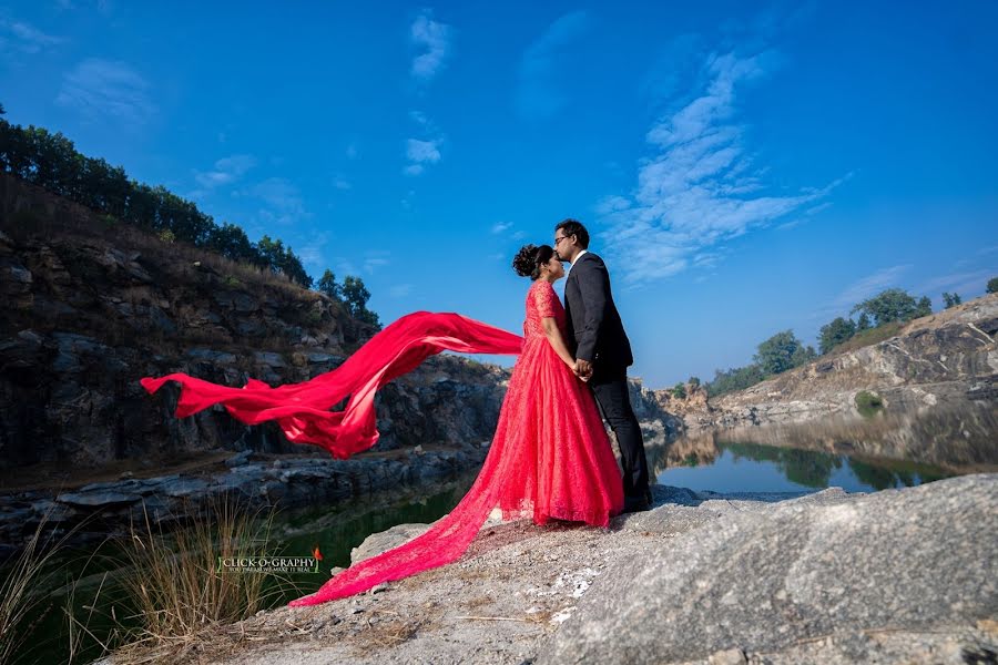 Wedding photographer Sandipta Sourav Paul (clickography10). Photo of 9 December 2020