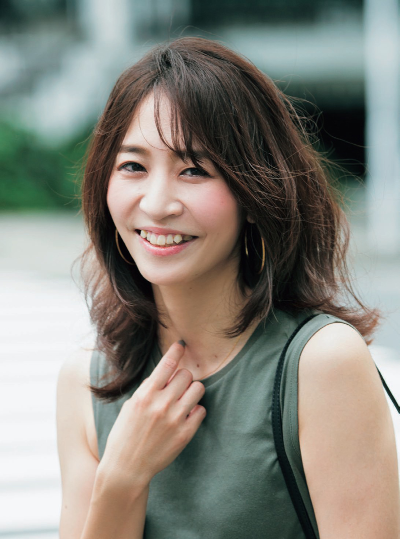 くせ毛の悩みも ウルフカット で自然なニュアンスに 30代のヘアスタイル秋 Trill トリル