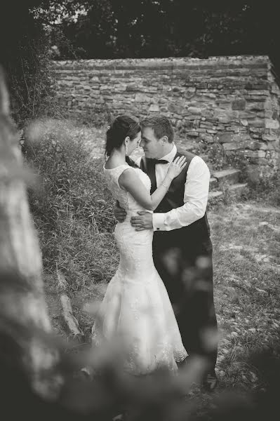 Wedding photographer Madalina Si Ciprian Ispas (fotoycafe). Photo of 25 August 2014