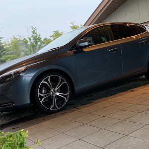 V40 T4