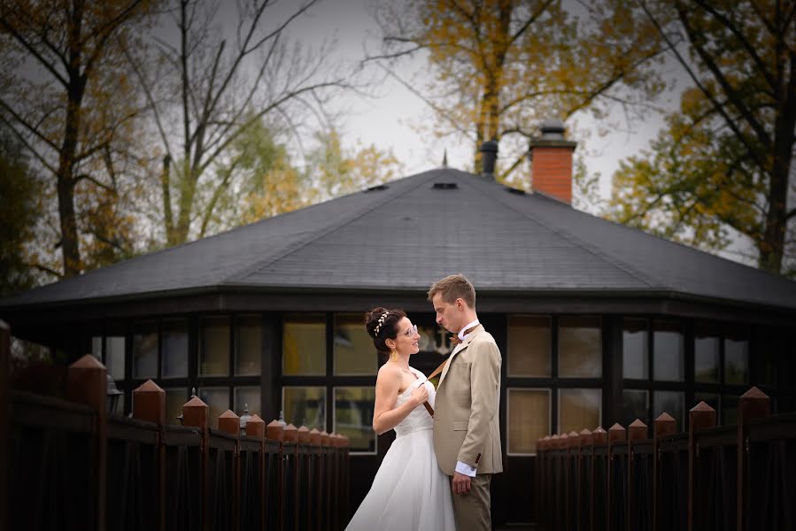 Fotografo di matrimoni Lucie Jiroušková (luciejirouskova). Foto del 13 novembre 2022