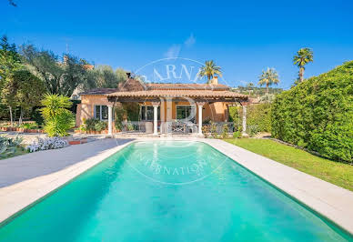 Villa with pool 2