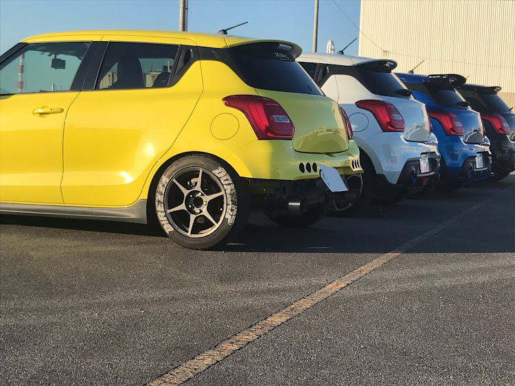 スイフトスポーツのzc33sに関するカスタム事例の投稿画像1枚目