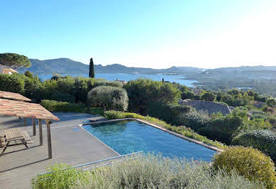 Seaside house with pool and garden 3