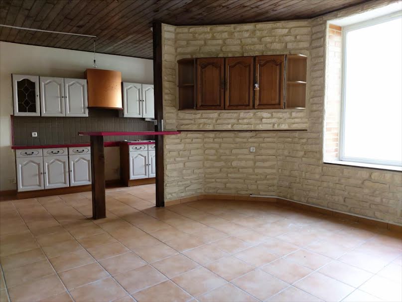 Vente maison 6 pièces 133 m² à Plonévez-du-Faou (29530), 77 380 €