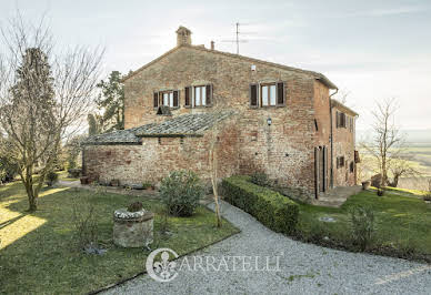 Farmhouse with outbuildings and garden 3