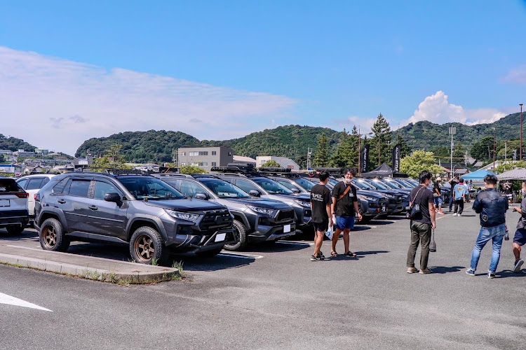 RAV4のTRM LAGUNA MEETHING・TRM(東海　RAV4 MEETHING)・ROWEN・オフパケに関するカスタム事例の投稿画像2枚目