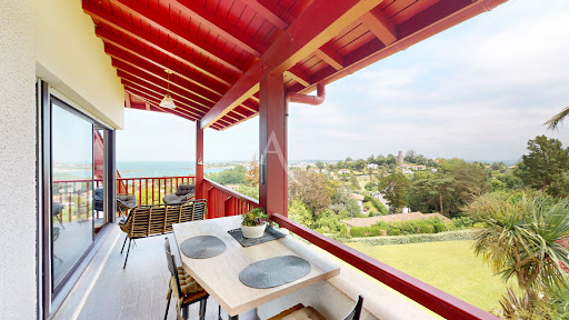 Appartement avec piscine 1