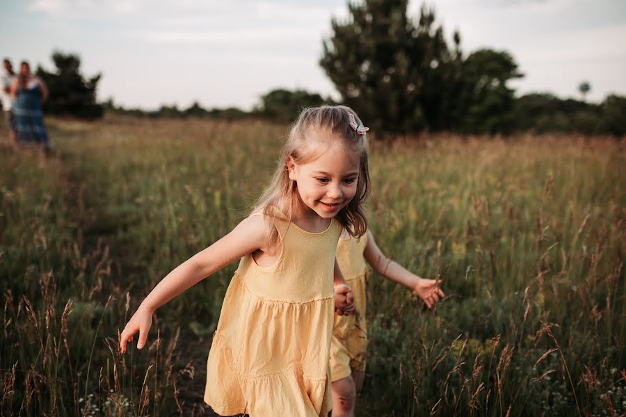 Fotograf ślubny Vivien Ujházi (ujhazivivien). Zdjęcie z 4 września 2021