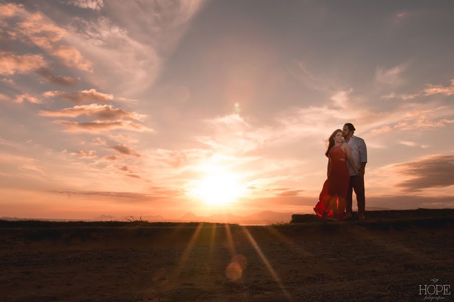 Fotografo di matrimoni Hemilly Mariano Iglesias Viana (hemillyviana). Foto del 3 maggio 2018