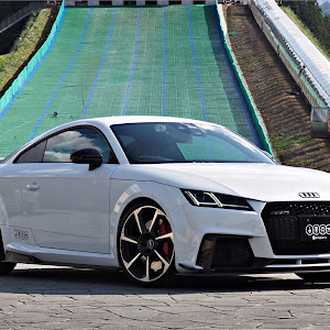 TT RS クーペ A6