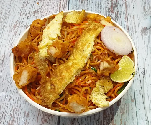 Schezwan Double Egg Chicken Noodles