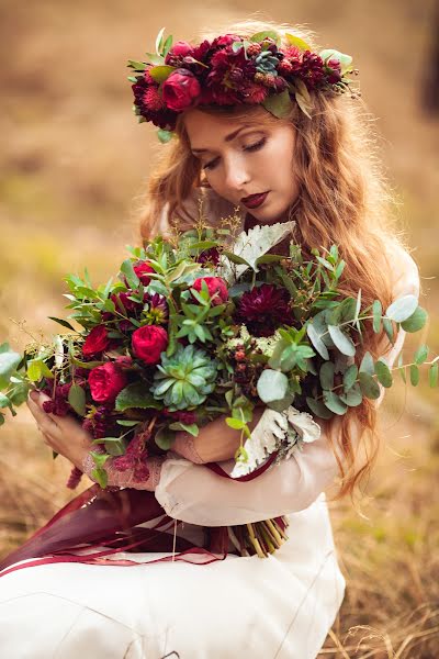 Fotógrafo de casamento Alena Stalmoshenok (alenasart). Foto de 4 de maio 2017