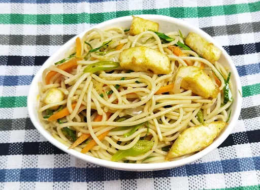 Paneer Hakka Noodles