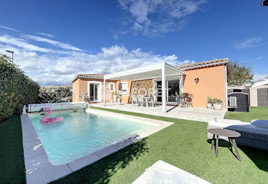 Villa with pool and terrace 4