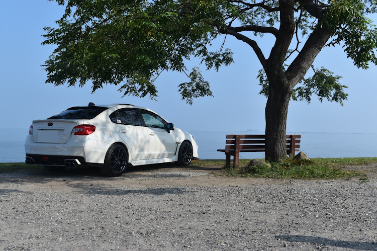 WRX S4のあのベンチ・メタセコイア並木・奥琵琶湖パークウェイ・ツーリングに関するカスタム事例の投稿画像1枚目