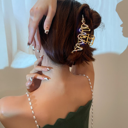 Title 4, Lightning Metal Liquid Back Head Grip Barrettes...