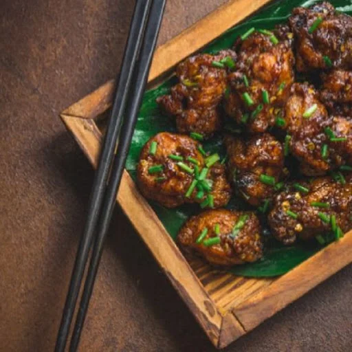 Kolkata Style Chilli Chicken (With Bone) (12 Pcs)