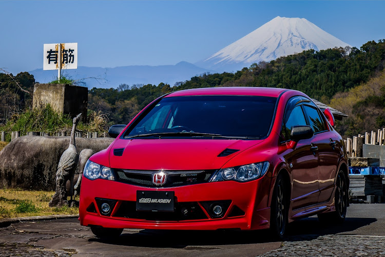 無限シビックRRのdiscover＿ct・re:DISCOVER・DISCOVER CARTUNE・富士山とコラボ・お台場作った人に関するカスタム事例の投稿画像6枚目