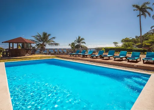 Propriété avec piscine en bord de mer 2