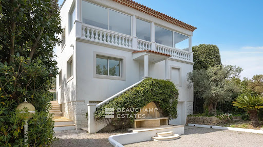Villa with pool and terrace 2