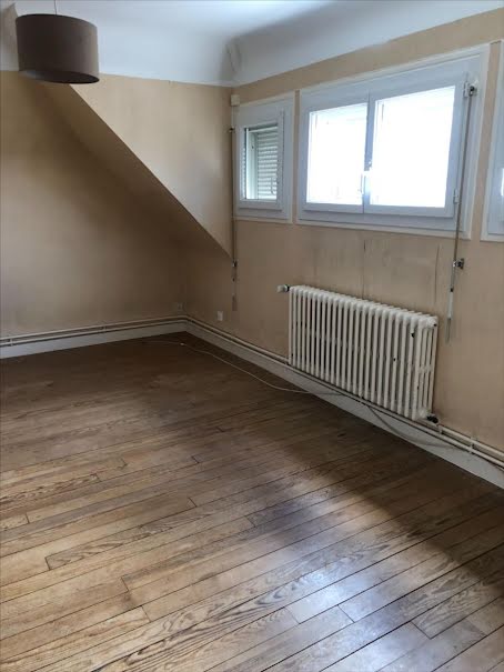 Location  appartement 3 pièces 56 m² à Valognes (50700), 500 €