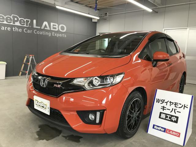 フィットの梅雨明けまだか・KeePerコーティング・ダブルダイヤモンドキーパー・洗車に関するカスタム事例の投稿画像1枚目