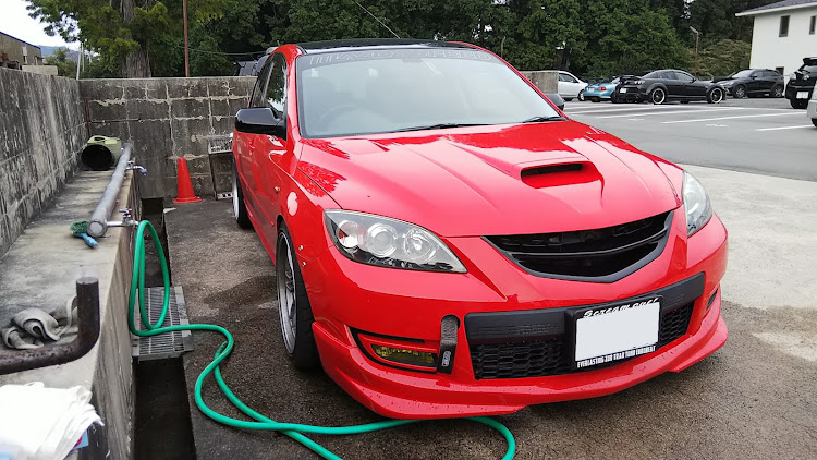 マツダスピードアクセラのヘッドライト磨き・休日・MAZDASPEED・赤に関するカスタム事例の投稿画像4枚目