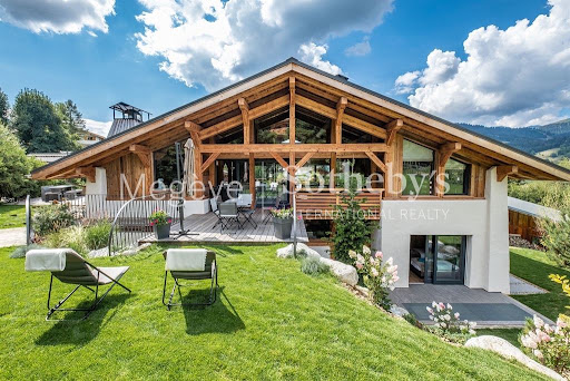 Luxury vacation rental chalet in Megeve (74120) - Modern wooden chalet with terrace and garden