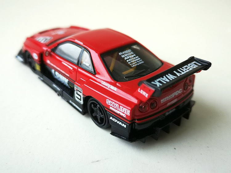村雨さんが投稿した1/64・LIBERTYWALK・R34GT-R・スーパーシルエットに関するカスタム事例の投稿画像4枚目