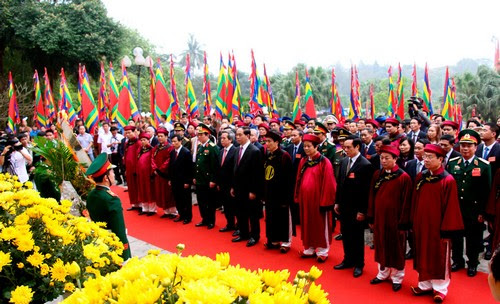 Đền Hùng Phú Thọ tưng bừng lễ hội 3