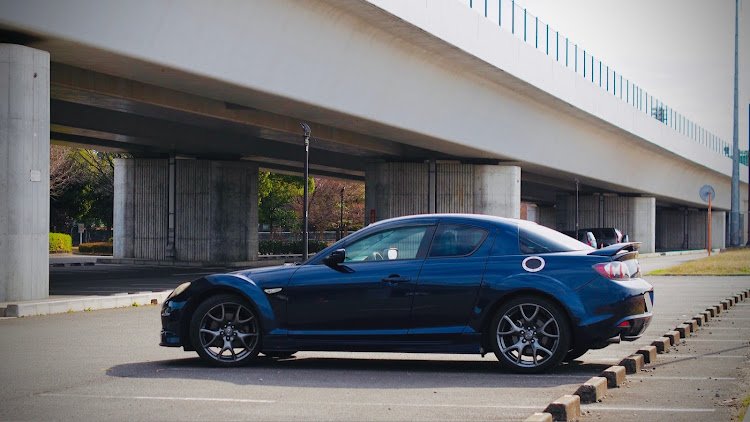 RX-8の愛車の好きな角度・真横から少し後ろ寄り・からの〜少し上・曲線美・いつもいいねありがとうございます(*´-`)に関するカスタム事例の投稿画像2枚目
