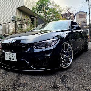 M4 クーペ F82