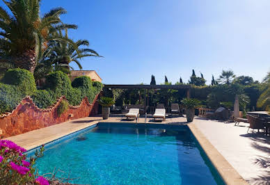 Maison avec piscine et terrasse 10