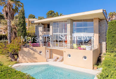 Seaside house with pool and garden 1