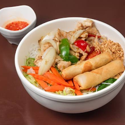 Spring Roll & Stir-Fried Chicken Vermicelli