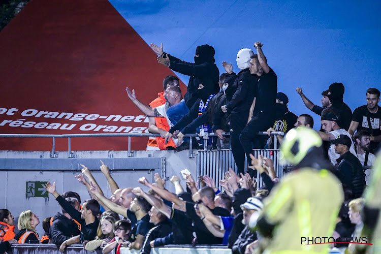 Ongezien en ook weer niet: supporters Anderlecht beginnen meteen onderling te vechten, spelers uitgefloten en bus opgehouden